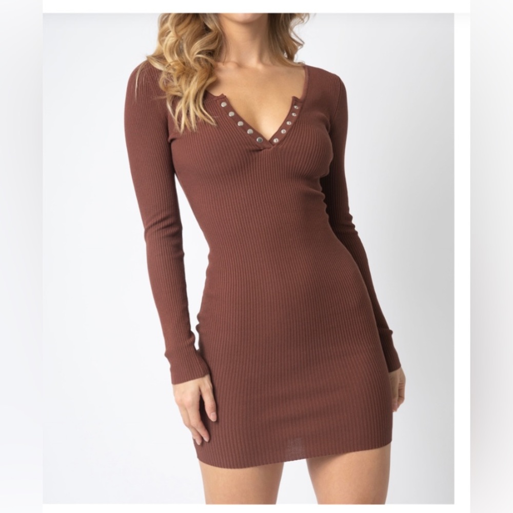 NWT Hera Collection Sexy Brown knit Bodycon Mini Dress with snap button Neck